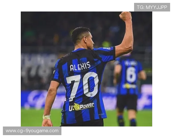 国米桑切斯精准吊射成全场最惊艳画面