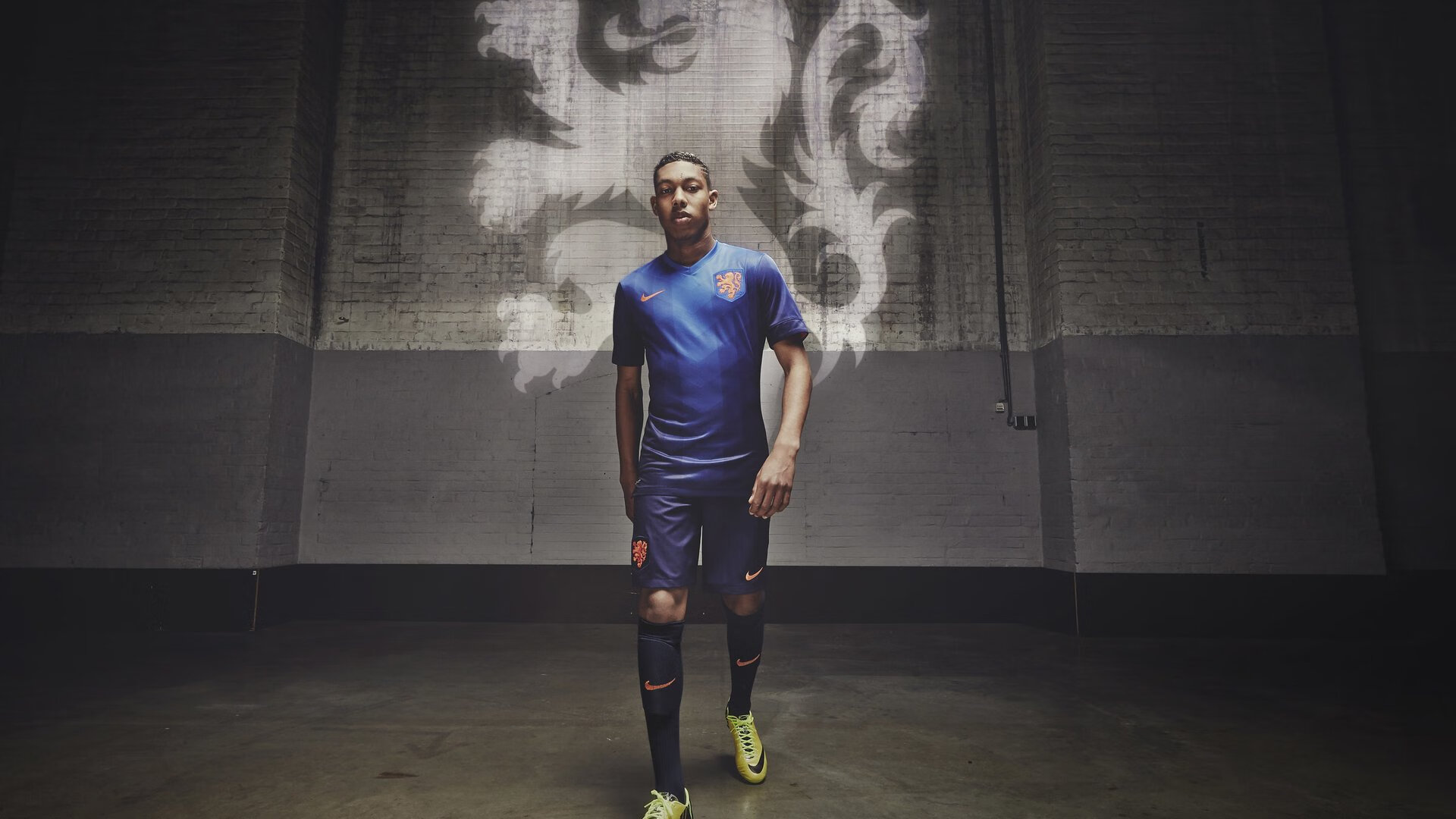 哈斯克决赛中段加速领跑赛道,哈克里斯集锦