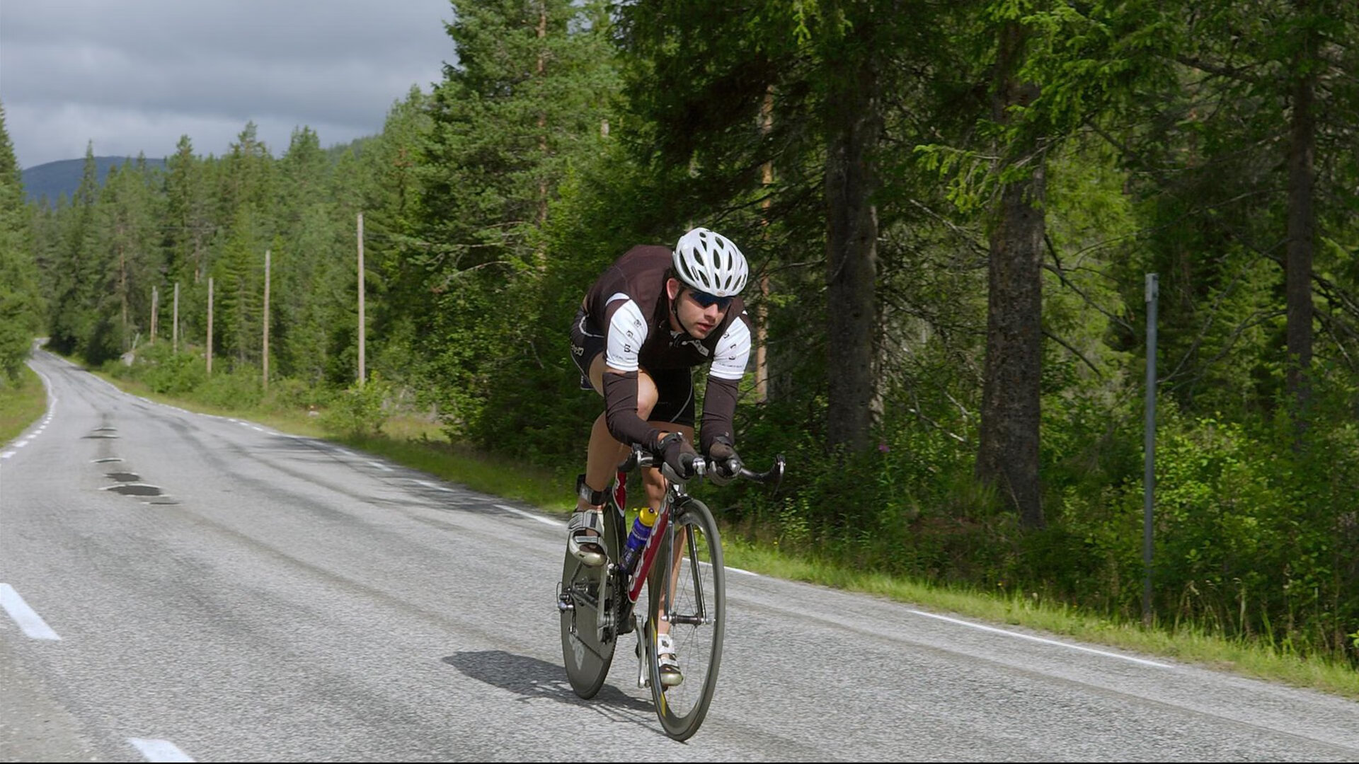 国家队战术演练注重多元化进攻提升比赛适应能力