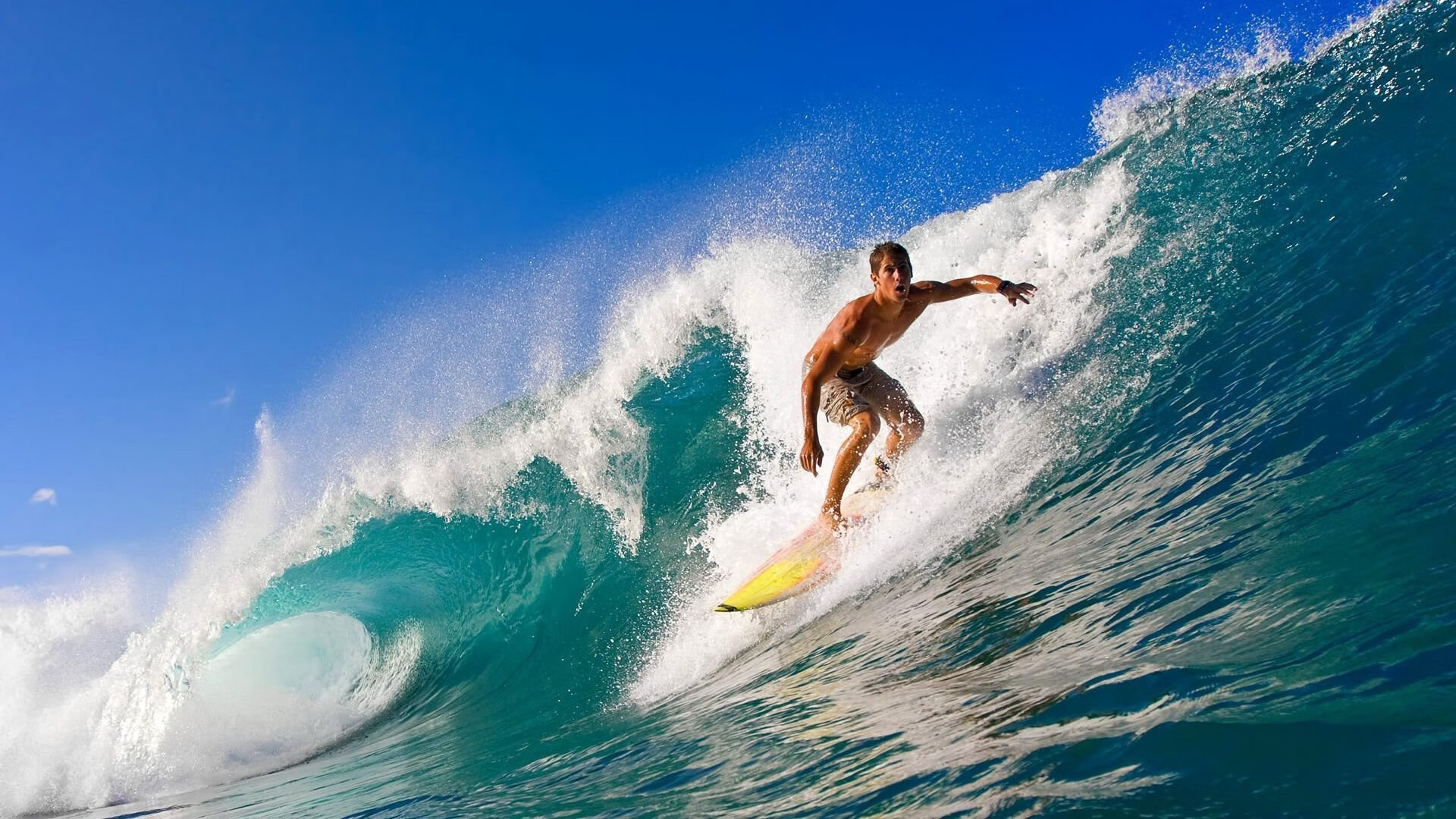 东莞工人高空飘荡,像“飞人”一样:在城市的每一次升空里拥抱安全与创新